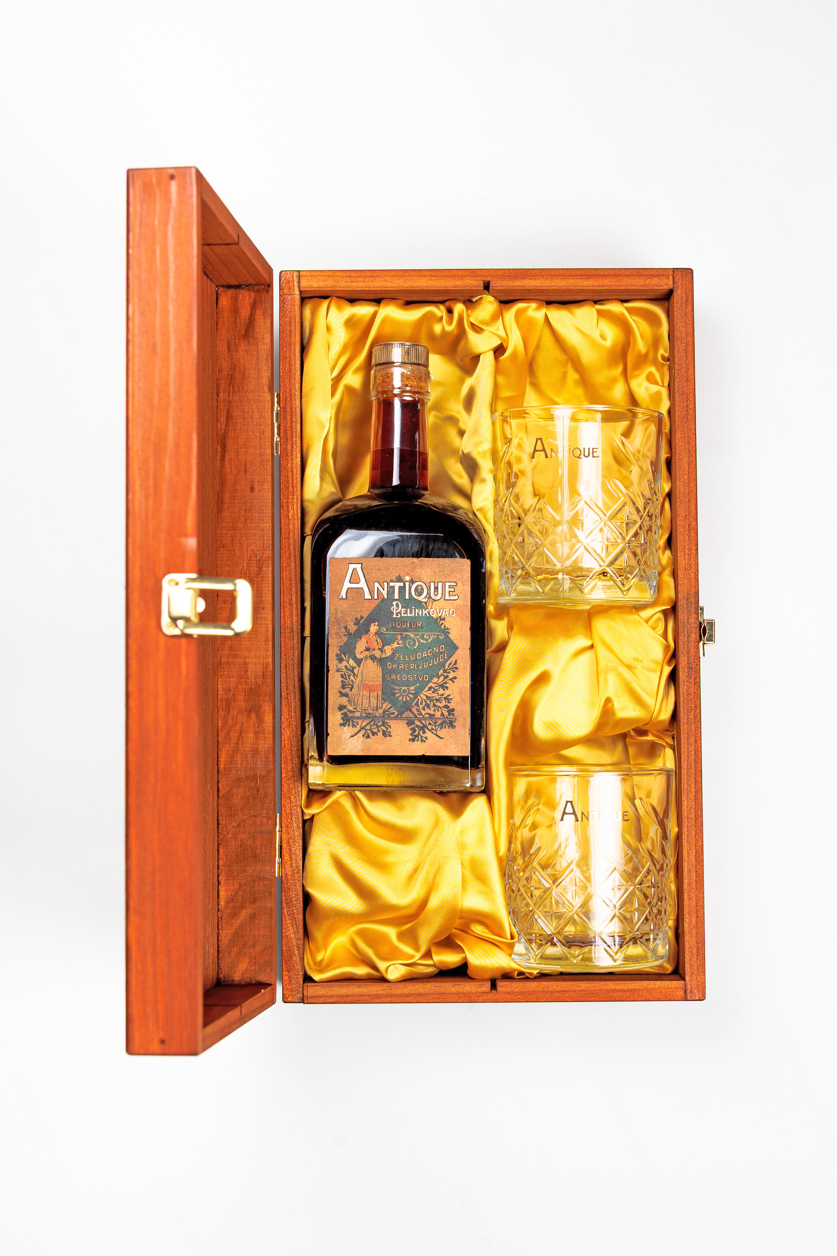 Poklon paket s čašama 30